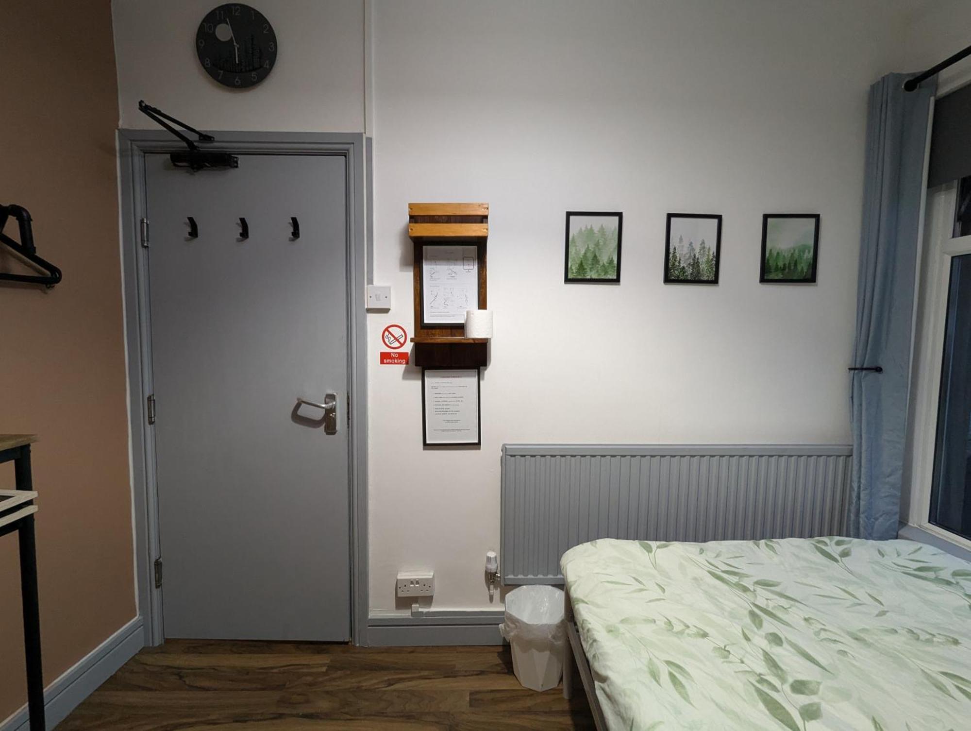 R3 - Cozy Small Double - City & Beach Access, Wifi, Free Parking - Self Catering Swansea Extérieur photo