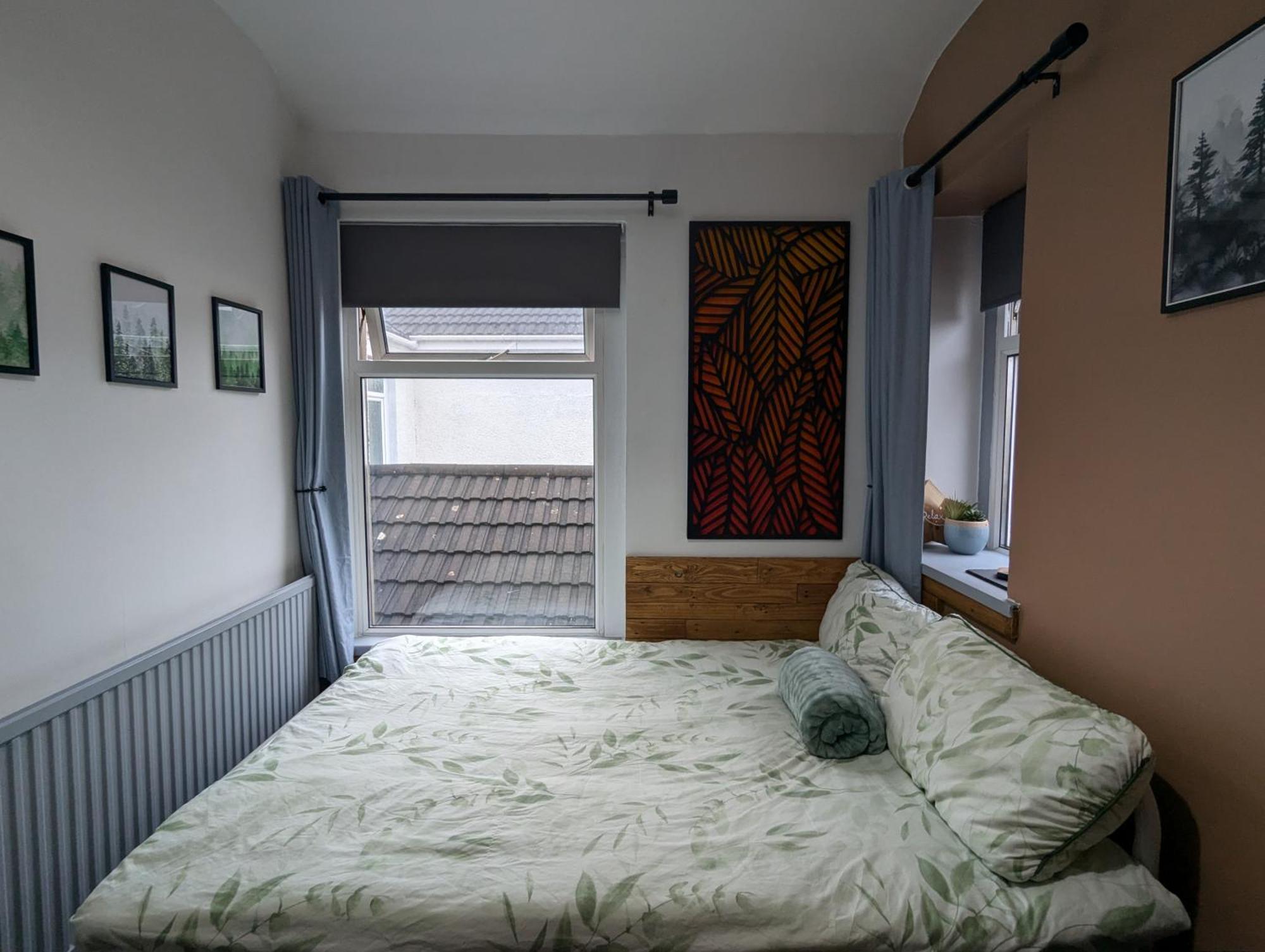R3 - Cozy Small Double - City & Beach Access, Wifi, Free Parking - Self Catering Swansea Extérieur photo